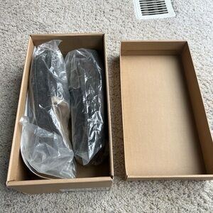 Brand New Ugg Men’s Ascot Slippers Charcoal / Gray